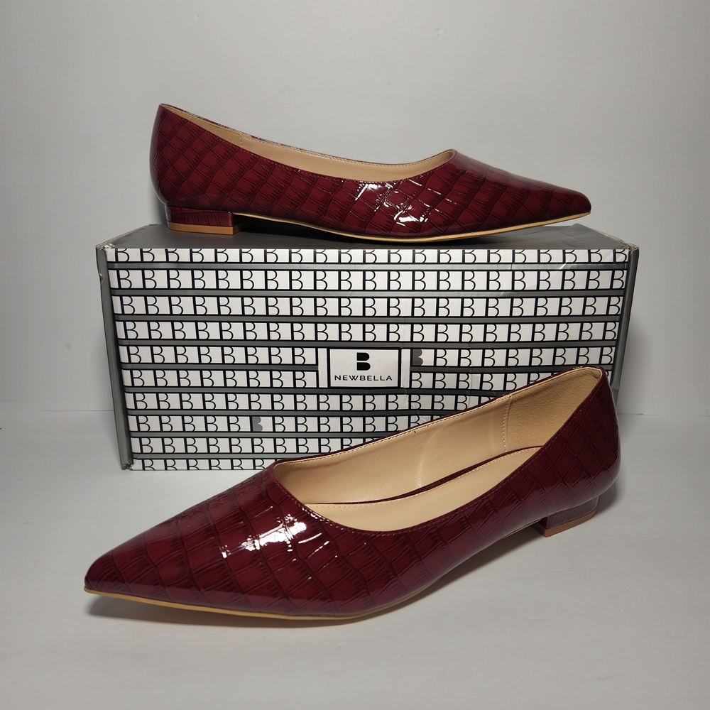 New Women's Sheek Croc-Inspired Embossed Pointed Toe Flats. Size 12W - Picture 2 of 6
